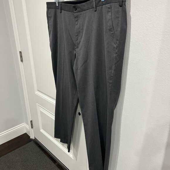 Van Heusen Mens Gray Straight Fit Dress Pants Size 44x30 Made In Vietnam Tailore - Picture 3 of 9